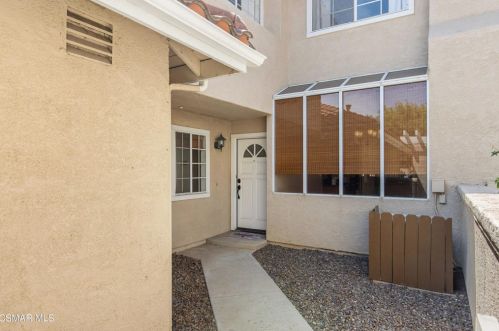 620 Ivywood Ln, Simi Valley, CA 93065-7687