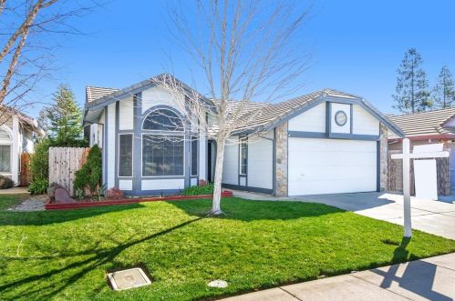 10157 Gatemont Cir, Elk Grove, CA 95624-1327
