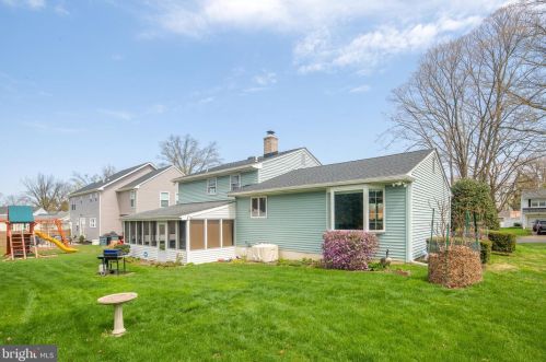 852 Wayside Ln, Haddonfield NJ 08033-1047 exterior