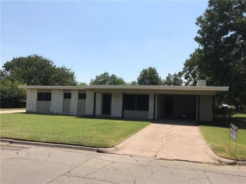 907 Elizabeth Blvd, Granbury, TX 76048-2307