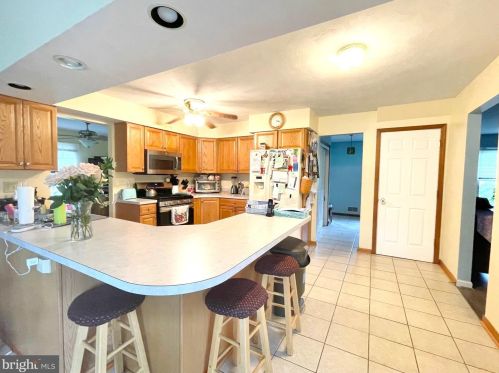 15 Stephanie Ln, Trenton, NJ 08691-3735