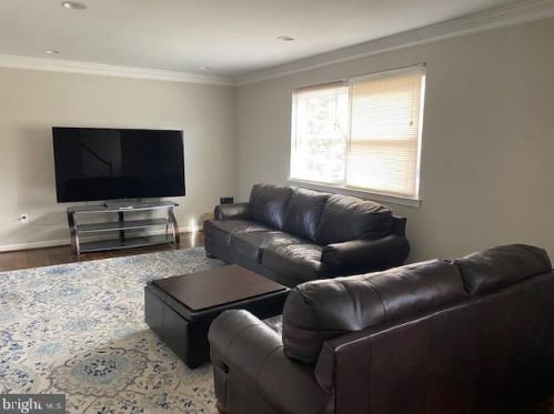 5520 Southampton Dr, Springfield VA  22151-1431 exterior