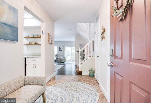 8180 Cliffview Ave, Springfield, VA 22153-2624