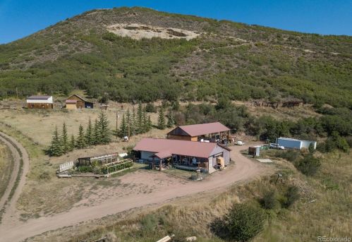 21900 Middle Creek Rd, Oak Creek CO 80467-9727 exterior