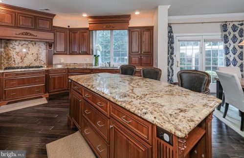 54 Ettl Cir, Princeton NJ  08540-2327 exterior