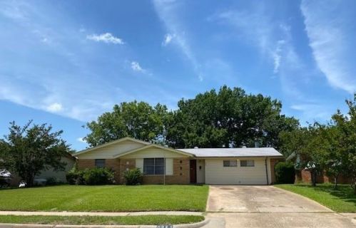 2921 Bryn Mawr Dr, Irving TX  75062-8901 exterior
