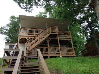 2859 Twin Rivers Pt, Hahatonka, MO 65020-4510