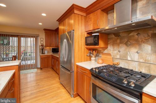 427 16 St, Philadelphia PA  19146-1657 exterior