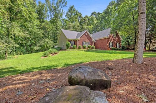 1217 Overland Park Dr, Braselton, GA 30517-1406