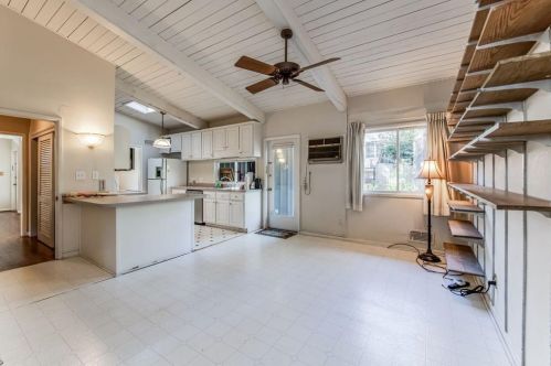 6227 Hunting Creek Rd, Atlanta GA  30328-3322 exterior