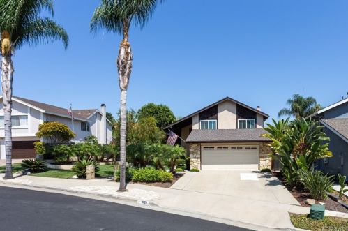 1622 La Canada Dr, Brea, CA 92821-1824