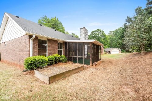 237 Oakwood Cir, Stockbridge GA  30281-6357 exterior