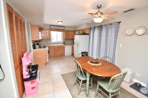 731 Sand Crk Dr, Carol Stream IL  60188-9138 exterior