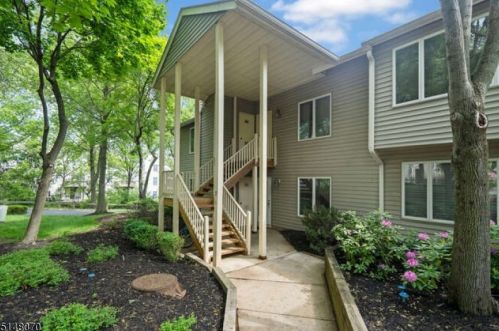 1 Westchester Ter, Annandale, NJ 08801-1624
