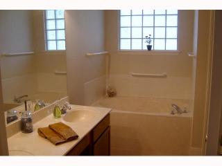 8500 Axis Dr, Austin TX  78749-3720 exterior