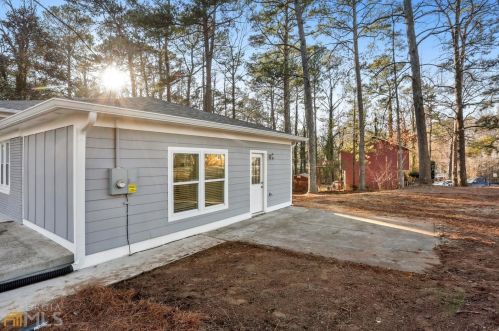 2527 Hatfield Cir, Atlanta GA  30316-3950 exterior