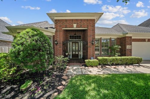 2711 Pinebend Dr, Pearland, TX 77584-9105