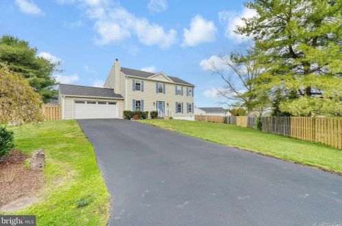 12245 Parkstream Ter, Herndon, VA 20170-2511
