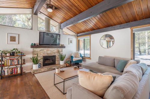 10425 Martis Valley Rd, Truckee CA  96161-2015 exterior