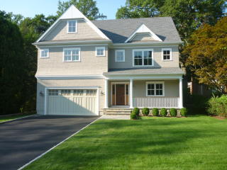 18 Edgewood Rd, Tokeneke, CT 06820-4301