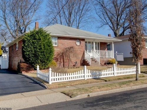 28 Hope St, Nutley, NJ 07110-3120
