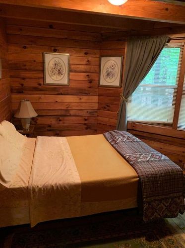 914 Holiday Rd, Mc Cormick, SC 29835-4110