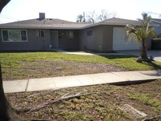 3011 Hampton Way, Fresno, CA 93722-4524