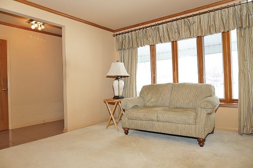 665 Brantwood Ave, Elk Grove Vlg, IL 60007-3616