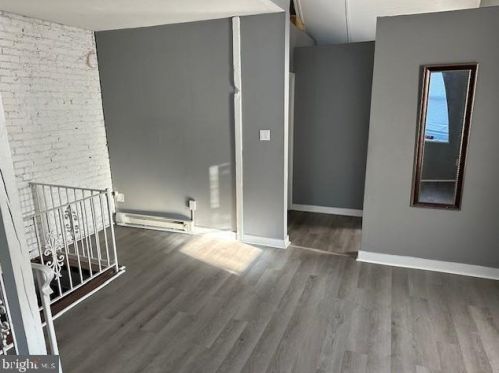 630 Chelten Ave, Philadelphia PA 19126-3824 exterior