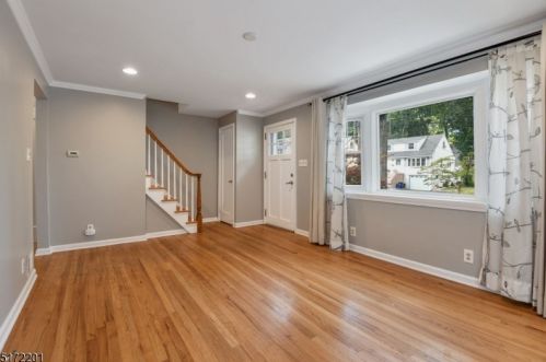 34 Sunnyside Rd, Town Center NJ  07052-2032 exterior