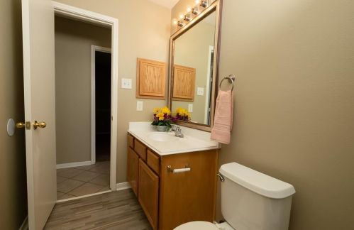 1612 Helmsley Dr, Richmond TX 77471-6137 exterior