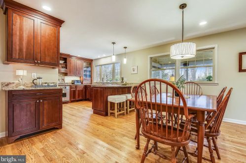 36 Whittier Pkwy, Severna Park MD 21146-3051 exterior