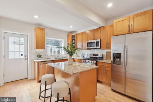 546 Manton St, Philadelphia PA 19147-5118 exterior