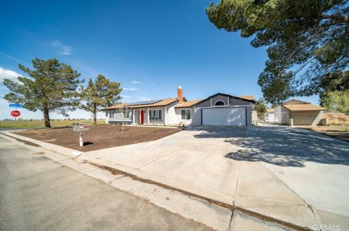 37564 97th St, Juniper Hills, CA 93543-1206