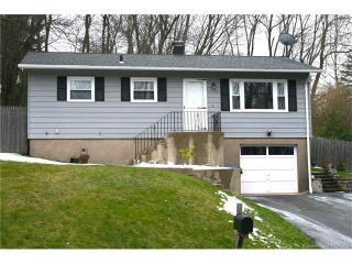 131 Gypsy Ln, Meriden, CT 06450-7912