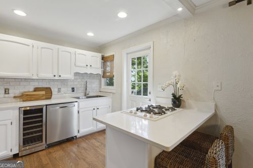 551 Hascall Rd, Atlanta GA  30309-2227 exterior