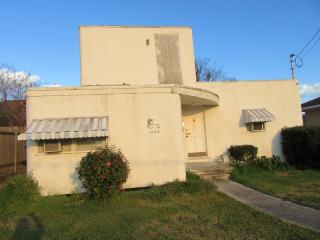 1445 Chickasaw Ave, Metairie, LA 70005-1303