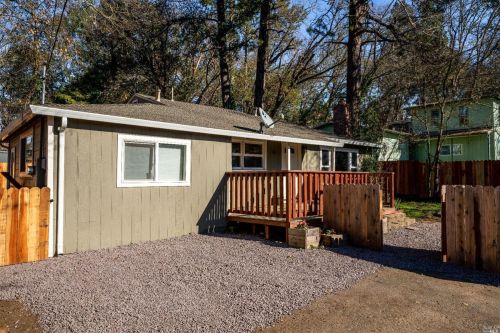 50 Holly St, Willits, CA 95490-4259