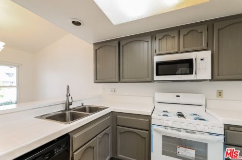 12 Whitney, Irvine CA  92620-3386 exterior