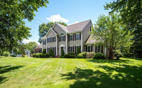 41 Pillsbury Pasture Rd, Kingston, NH 03848-3570