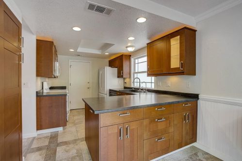 6921 Plume Way, Elk Grove, CA 95758-4906