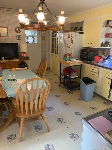 10 Fullin Rd, Norwalk, CT 06851-3417