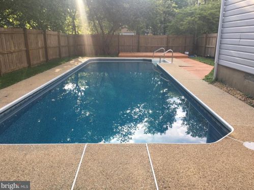 1178 Holly Ave, Shady Side MD 20764-9550 exterior