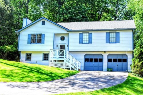 5955 Branden Hill Ln, Buford, GA 30518-2269