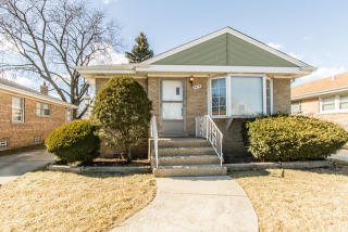 7414 Crawford Ave, Skokie IL  60076-3933 exterior