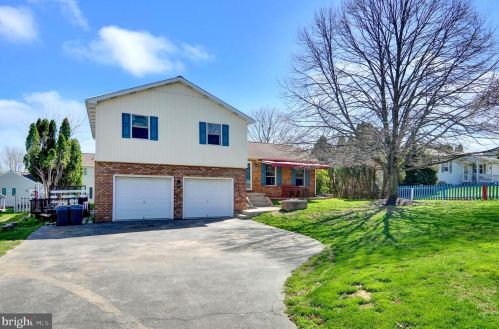 1384 Grandview Rd, Hanover, PA 17331-9541