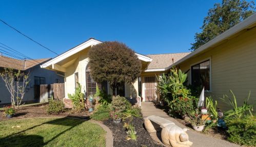 19230 Perryman Rd, Lodi, CA 95242-9206