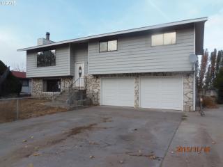 332 Boardman Ave, Boardman OR  97818-8038 exterior