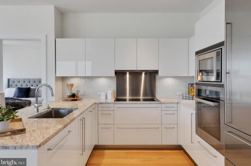 50 16th St, Philadelphia PA  19102-2516 exterior