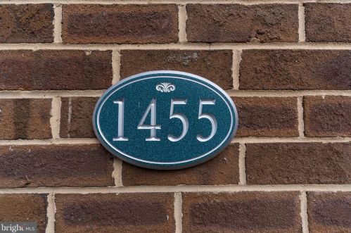 1455 Greenmont Ct, Herndon, VA 20190-4049